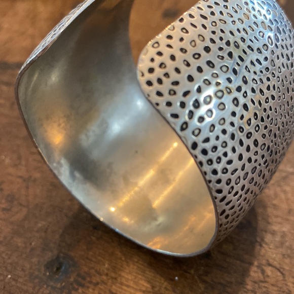 Cuff Bracelet - Picture 5 of 9